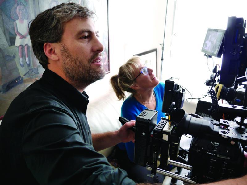 莎拉·申克与摄影导演托尔·蒂洛共同执导《看不见的灭绝》.