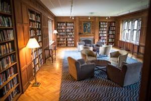 布林莫尔校区卡纳迪图书馆的Quita Woodward房间